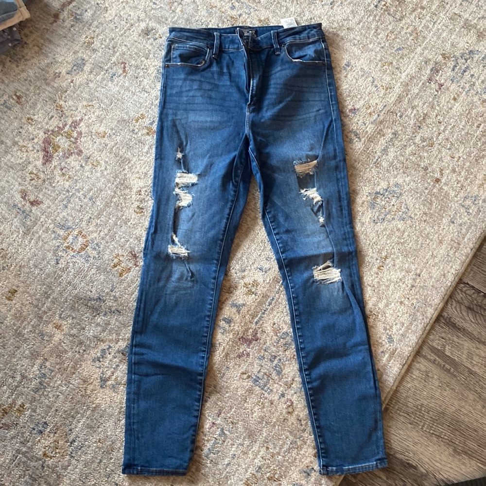 Abercrombie & Fitch - high waisted jeans